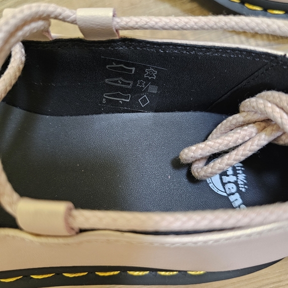 NEW DR. MARTENS ELPHIE II